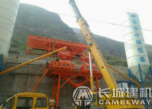 混凝土攪拌站生產(chǎn)線現(xiàn)場(chǎng)安裝