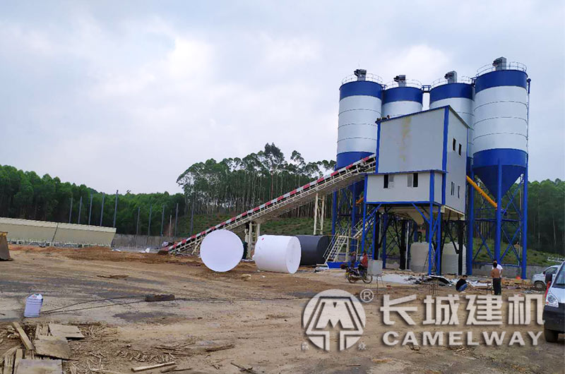 js1000混凝土攪拌機設備現(xiàn)場實景