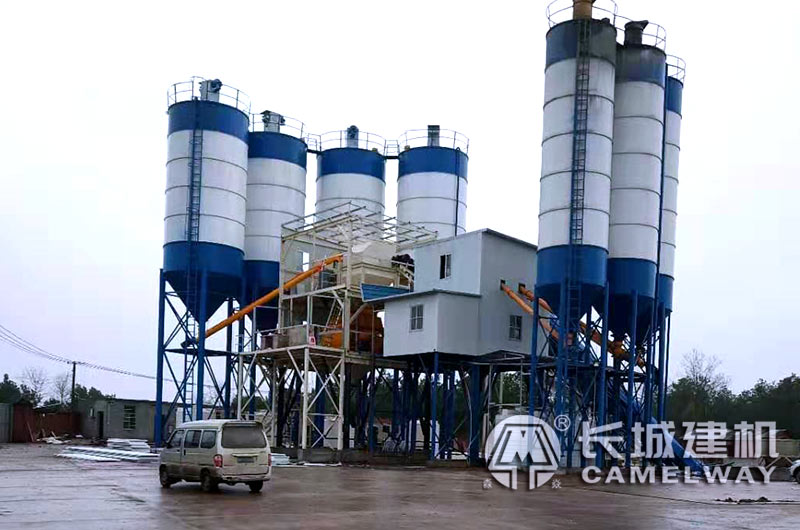 Hzs120攪拌站設備現(xiàn)場產(chǎn)量：100立方/小時