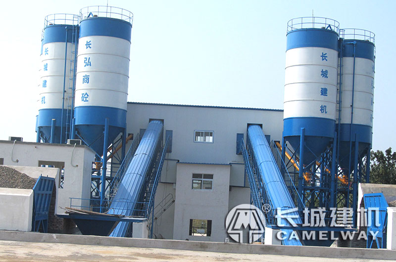 混凝土攪拌站設(shè)備現(xiàn)場(chǎng)