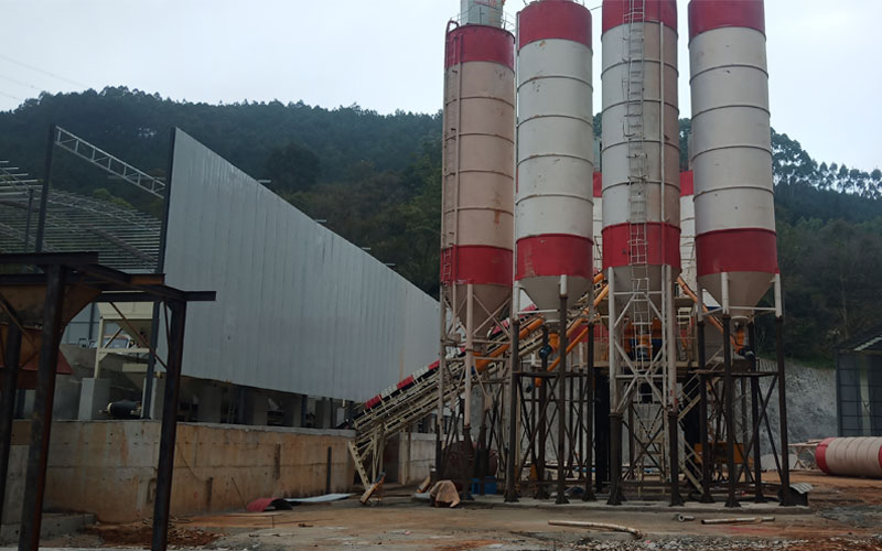 廣西路橋集團(tuán)廣西河池2hzs90攪