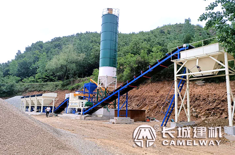 小型灰土攪拌機(jī)客戶現(xiàn)場實(shí)景