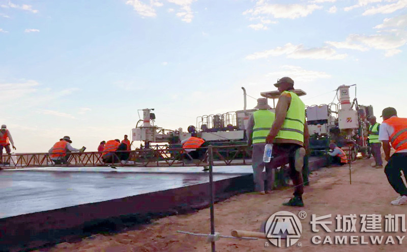 烏茲別克斯坦公路項(xiàng)目現(xiàn)場(chǎng)