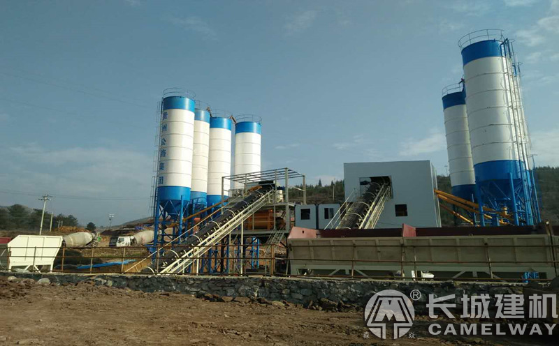 建個(gè)商混HZS120型號(hào)攪拌站需要多少錢？